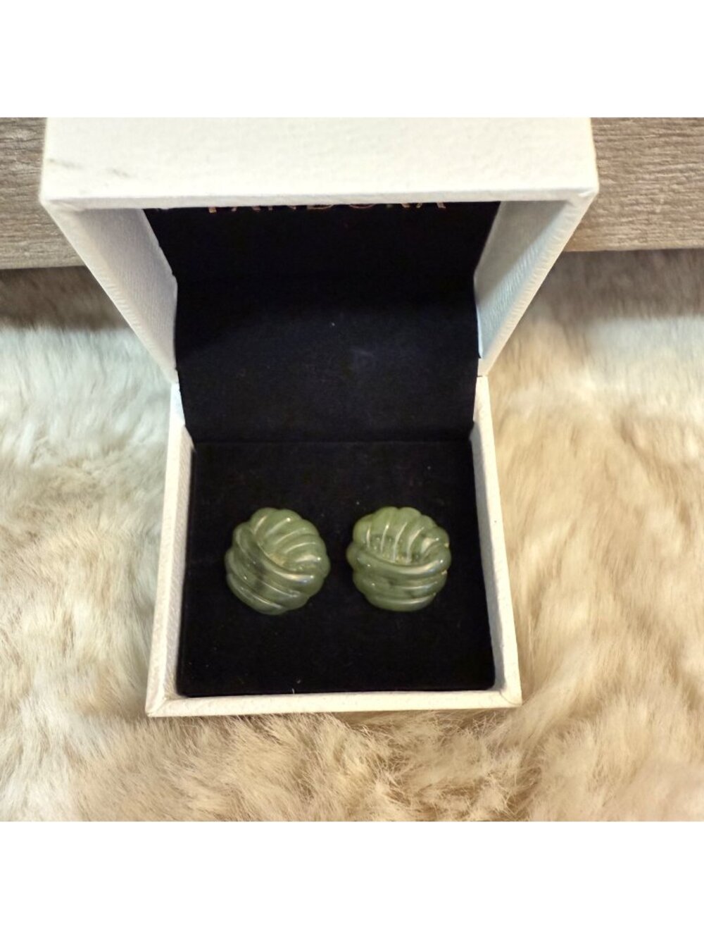 Vintage 80's Avon Faux Jade Green Knot Clip On Earrings